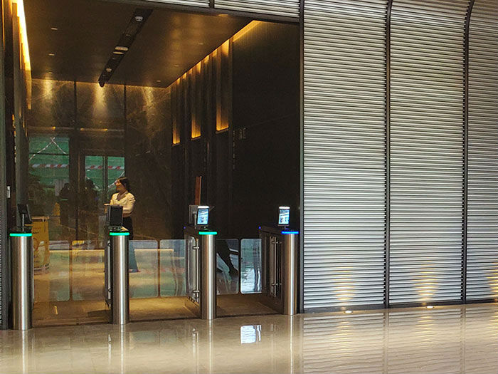 人脸识别道闸门禁