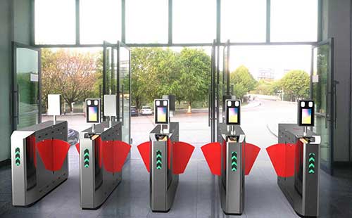 为何人脸识别系统的应用越来越广泛?看完就明白了